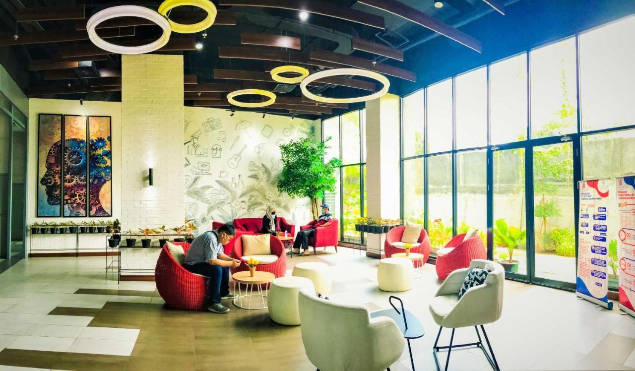 Cordova Suites Semarang Esterno foto