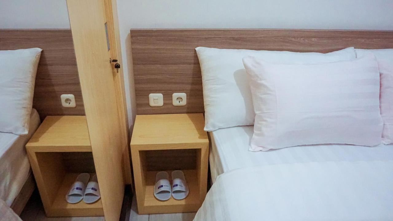 Cordova Suites Semarang Esterno foto
