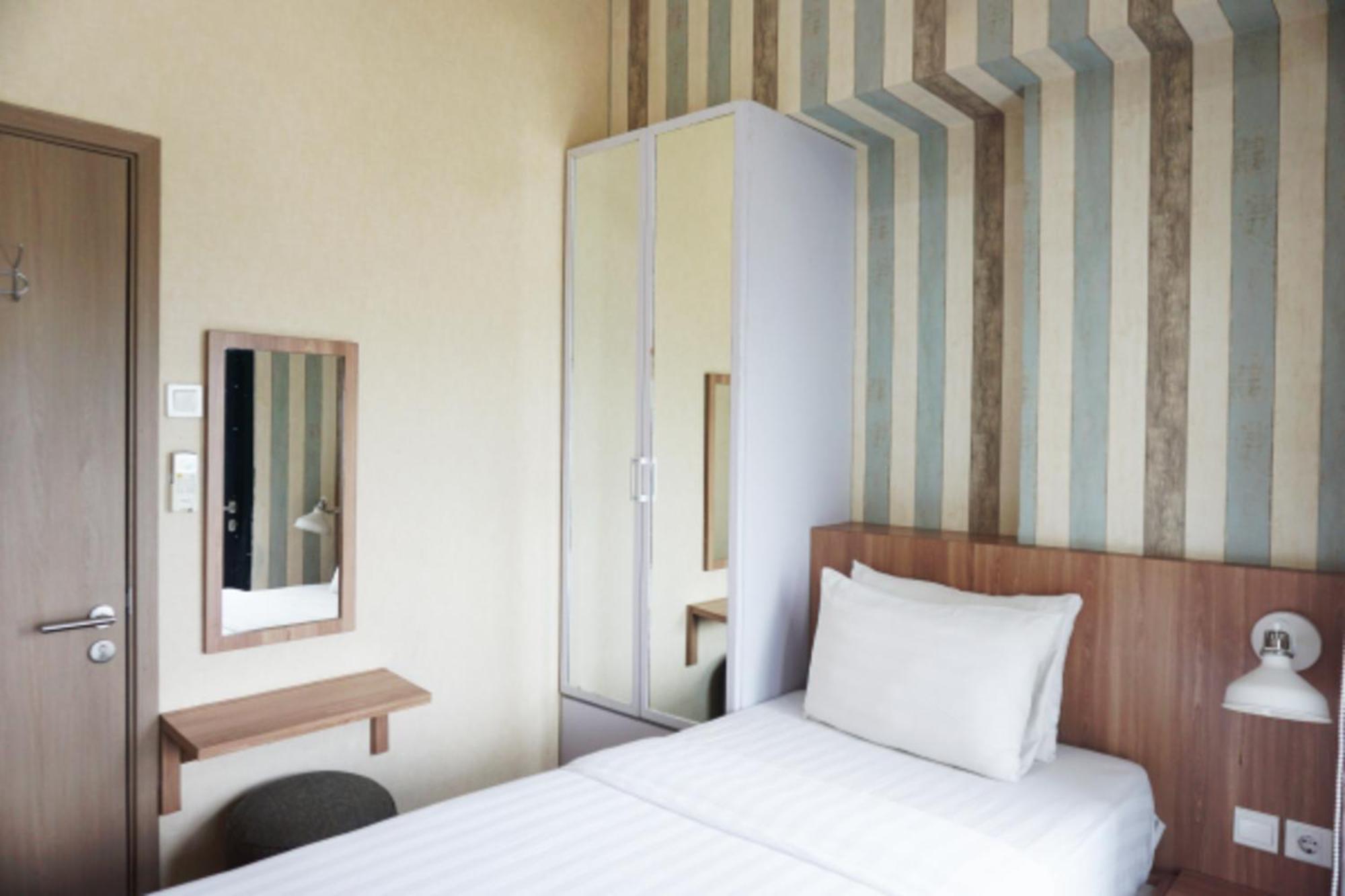 Cordova Suites Semarang Esterno foto