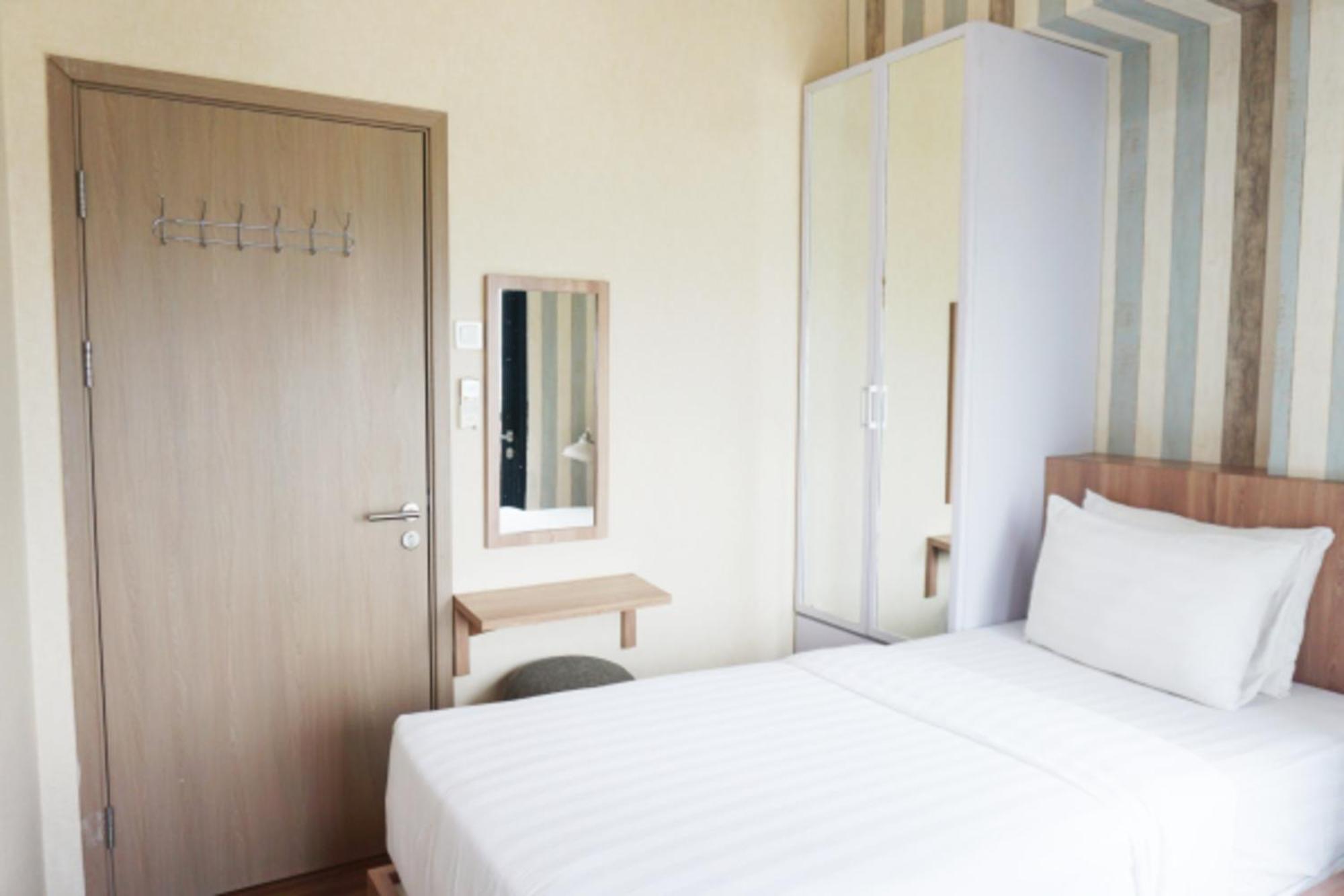 Cordova Suites Semarang Esterno foto