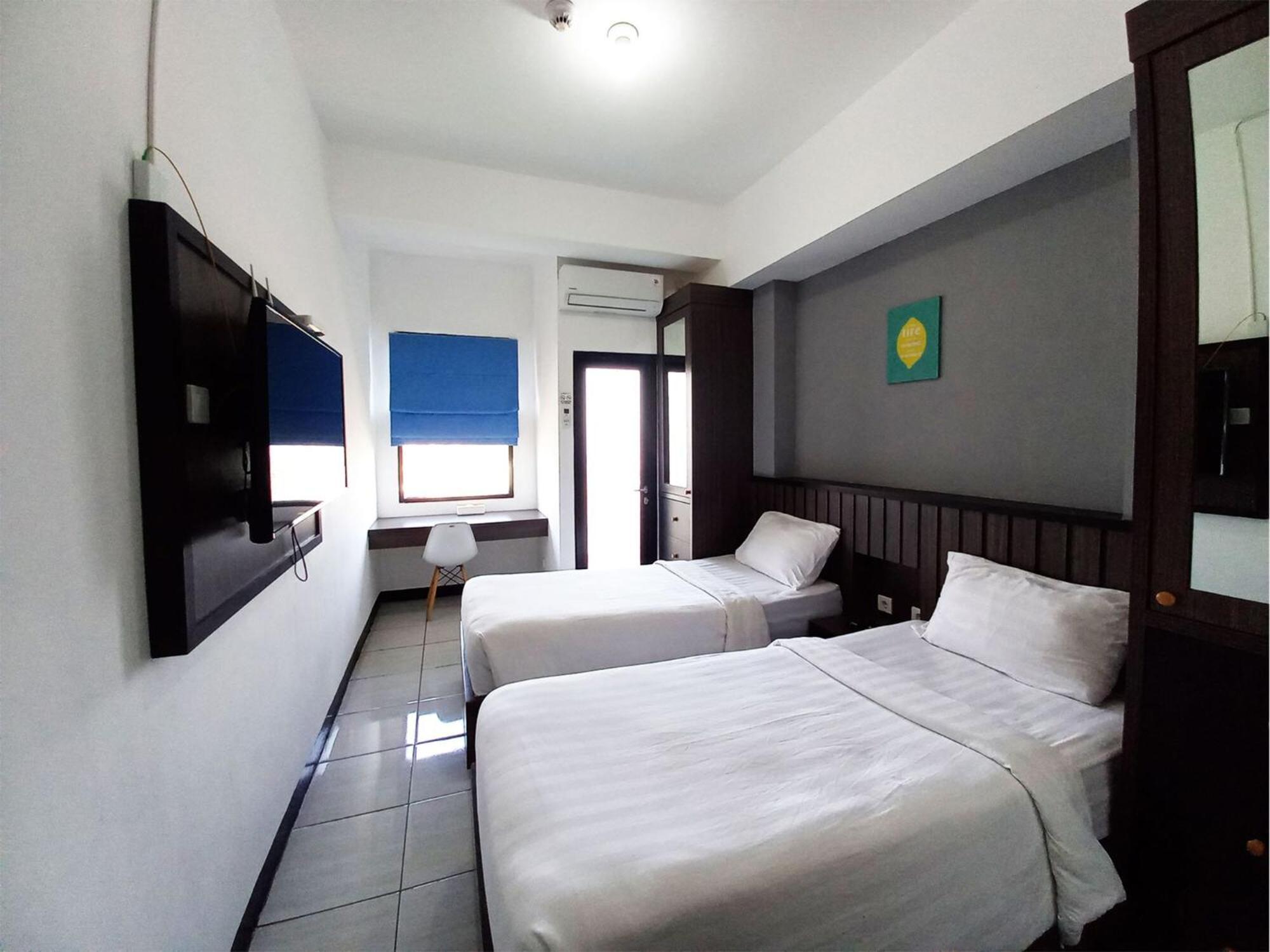 Cordova Suites Semarang Esterno foto