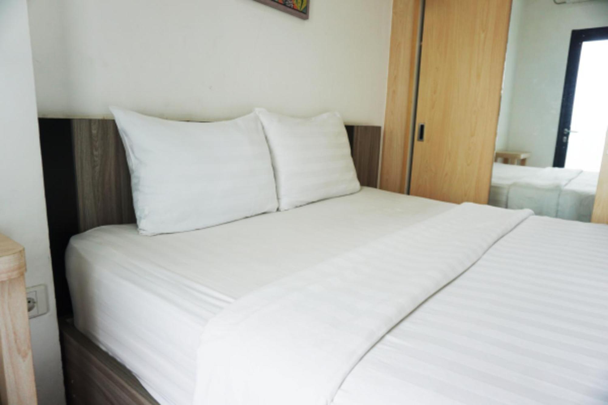 Cordova Suites Semarang Esterno foto