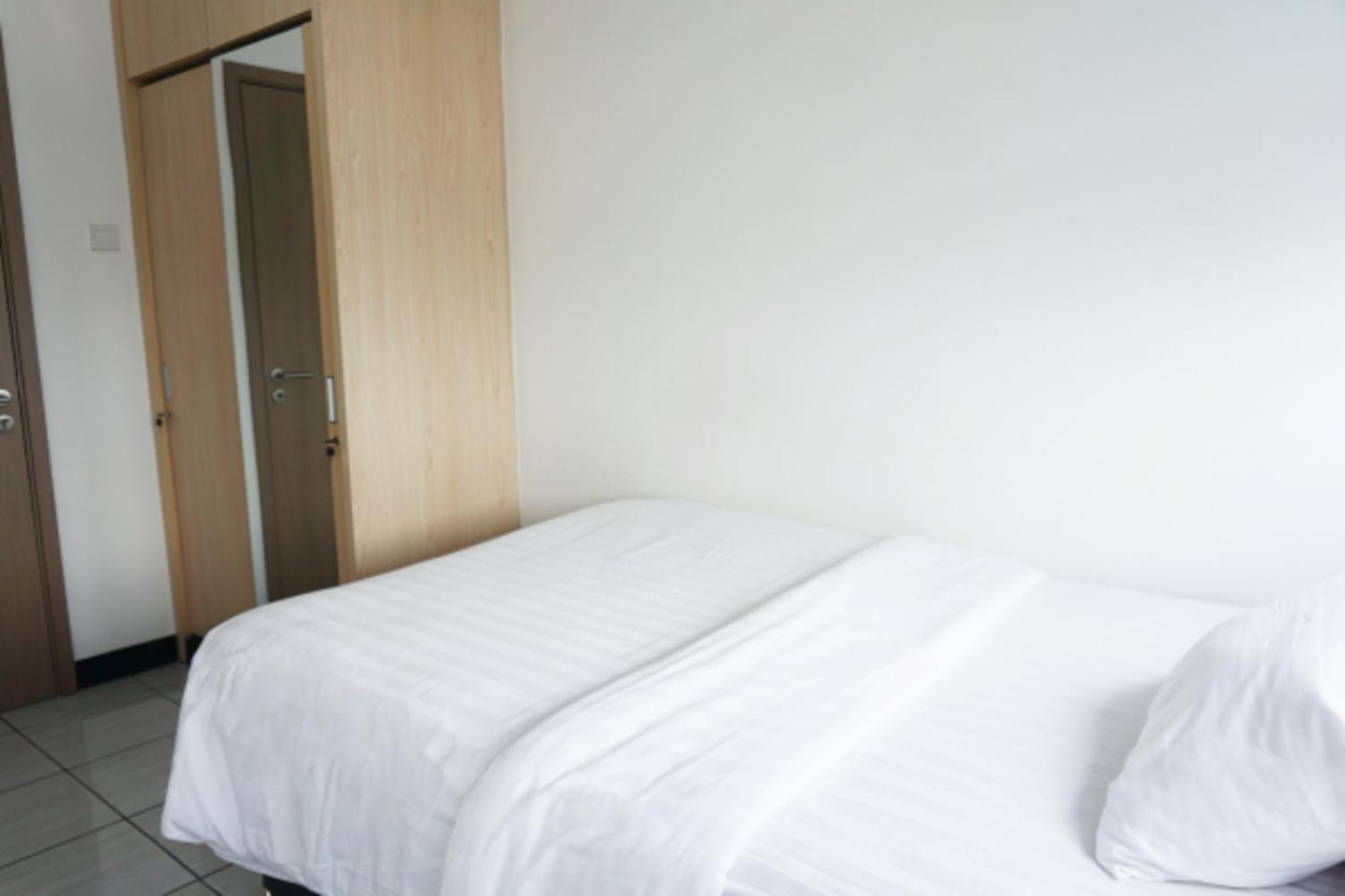Cordova Suites Semarang Esterno foto