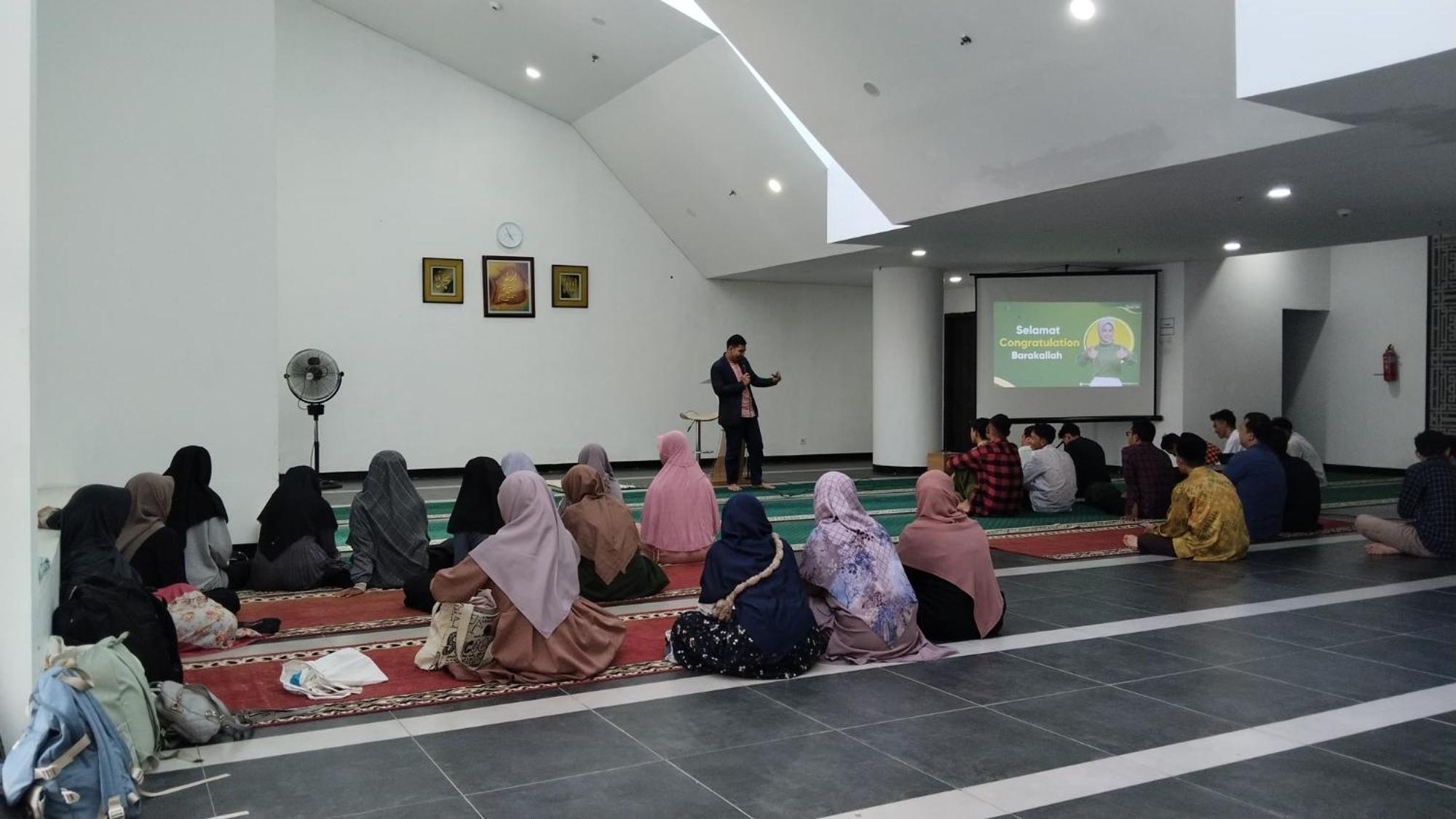 Cordova Suites Semarang Esterno foto