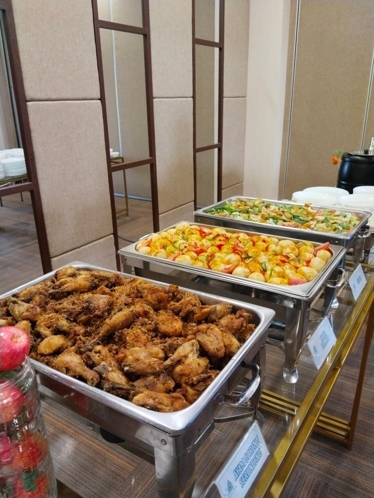 Cordova Suites Semarang Esterno foto